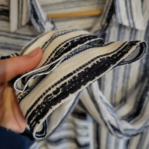 Chico's Travelers Button Down Long Sleeve Sheer Navy Blue White 1 Medium 8 - Picture 6 of 10